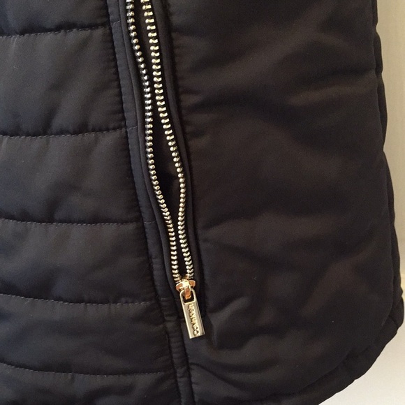 Calvin Klein puffer vest with faux leopard trim - Picture 5 of 6